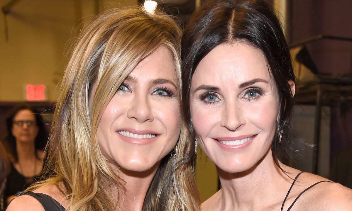 1200px x 720px - Friends' Jennifer Aniston and Courteney Cox branded 'iconic' as they share  special reunion video â€“ Celebrity Land International