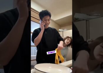 How to Make Your Man Do Chores While He’s Gossiping 🤣