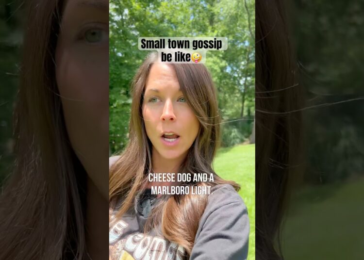 Small town gossip🤣 #mom #thesouth #smalltown #comedy #gossip