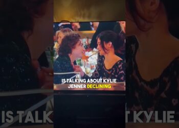 Selena Gomez and Taylor Swift gossiping about Kylie and Timothée 🙊💬👄