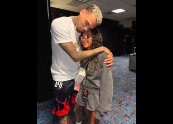 Chris Brown’s Daughter Royalty Goes Backstage At His Miami Concert! 🎤