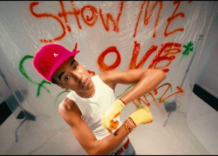 WizTheMc, bees & honey – Show Me Love (Official Music Video)