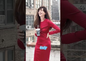 Why Do So Many Americans Hate Anne Hathaway? #celebrity #annehathaway