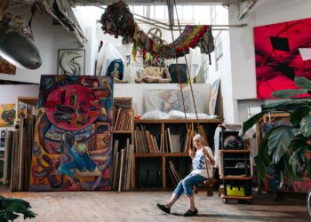 How a Painter Converted a Brooklyn Factory into her Dream Studio in 1986