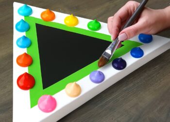 This Triangle Art Trick Will Blow Your Mind!