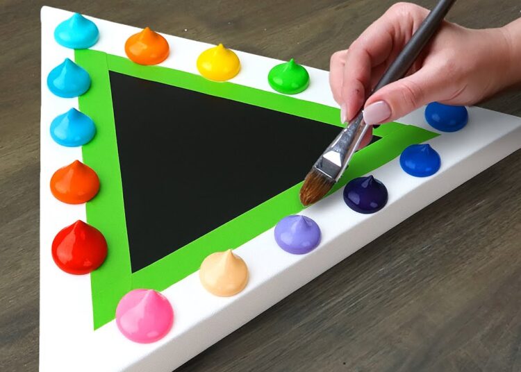 This Triangle Art Trick Will Blow Your Mind!