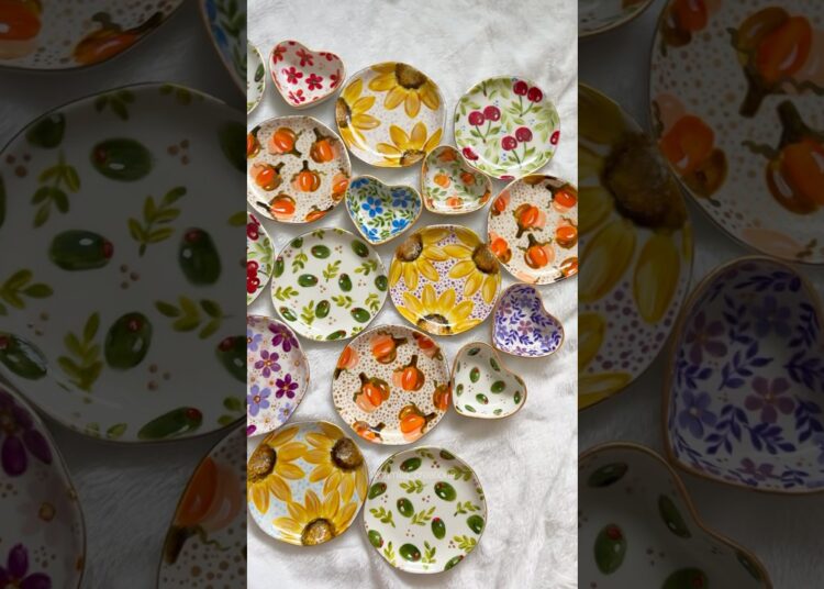 Painting Jewelry Dishes | CAMILLA CREATIONS #camillacreations #artist #falldecor #painting #flowers