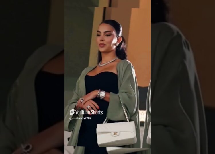 Georgina Rodriguez Viral Moment🥰😍 #shorts | ferran royalty family #viral #georgina #royalty #Mbappé