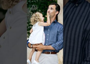 Their bond shines brighter than royalty. #realmadrid #leonor_de_borbón #infanta_sofía #felipevi