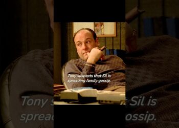 Tony suspects that Sil is spreading family gossip.#thesopranos #shorts #shortsvideo #series #fouryou