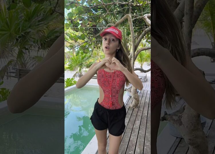 Sofi in versione Bagnina balla Gossip Girl #canzone #gossipgirl #laslunas
