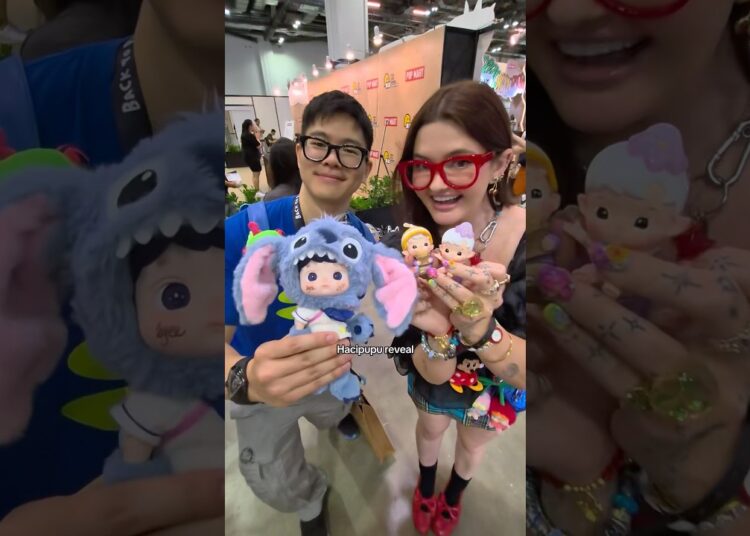 Getting our Hacipupus signed by the artists & creators at @POPMARTOFFICIAL Pop Toy Show!!!! 🥹🫰🏻