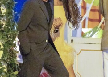 *exclusive* *web must call for pricing* lake como, italy george clooney and his wife amal arrived by boat in tremezzo, lake como, joined by actress shailene woodley and a group of friends. the group was seen heading to a lakeside restaurant for dinner ahead of clooney’s expected appearance at the venice film festival on 28 august. pictured: george clooney, amal clooney backgrid usa 25 august 2025 byline must read: helped / backgrid usa: +1 310 798 9111 / usasales@backgrid.com uk: +44 208 344 2007 / uksales@backgrid.com *uk clients pictures containing children please pixelate face prior to publication*