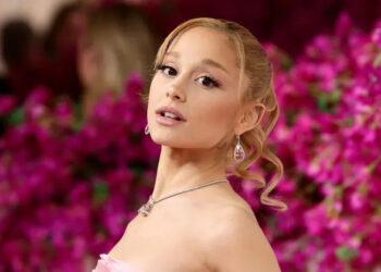 Ariana Grande Teases She Has an ‘Announcement Loading’ in Cryptic Video: ‘See You Next Year’