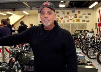 Billy Joel makes emotional life change after brain disorder diagnosis - Celebrity News - Entertainment
