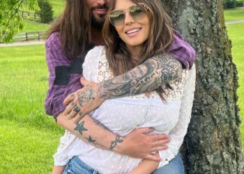 Billy-Ray-and-Elizabeth-Hurley-149646