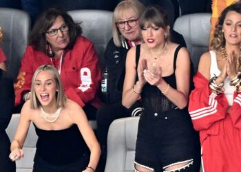 Blake Lively ‘snubs’ bestie Taylor Swift engagement to focus on self - Celebrity News - Entertainment