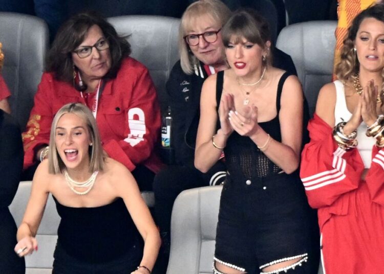 Blake Lively ‘snubs’ bestie Taylor Swift engagement to focus on self - Celebrity News - Entertainment