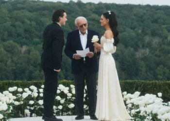 Brooklyn Peltz-Beclham and Nicola Peltz-Beckham wedding pics
