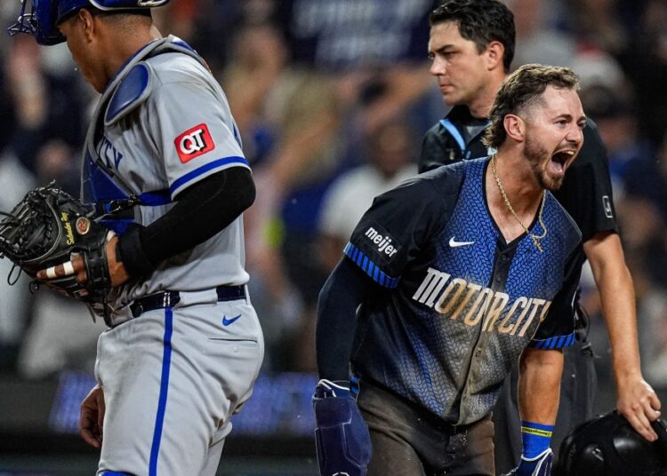 Bullpen, rotten luck give up five runs in 7-5 loss to Tigers