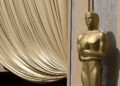 USA 2006 - 78th Annual Academy Awards. Closeup of giant Oscar statue at the entrance of the Kodak Theatre in Los Angeles, California. Hompepage blog 2009, arts and entertainment, film movie hollywood