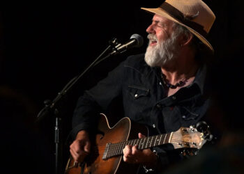 Cary Hudson plays in Columbus, one stop in the state-wide Wayfarer Blues Tour.