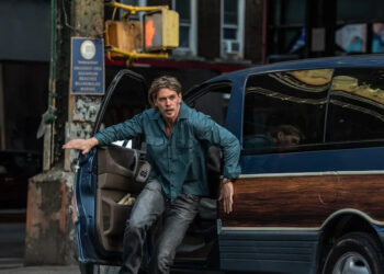 Austin Butler stars in "Caught Stealing."
