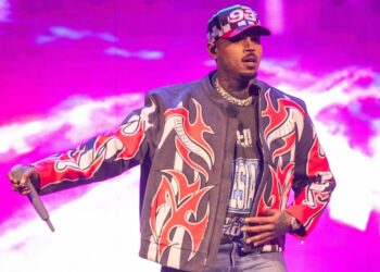 Chris Brown Surprises Teen Fan & Her Mom With New Car & $10,000 Cash