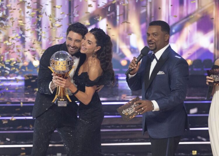 DWTS fans seemingly 'confirm' two more stars of Season 34 - TV - Entertainment