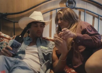 Warner Records Rob Rausch and Dasha in 'Like It Like That' music video