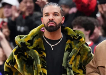 Drake Appears to Show Off 2Pac’s Death Row Records Chain From 1996