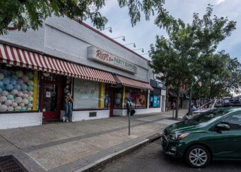 'Focker In Law' star Ben Stiller dines in Mamaroneck NY