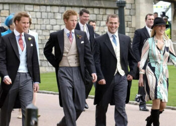 Prince William (left), Prince Harry (second left), Peter Phillips (second right) and Zara Phillips arriving for the wedding of the Prince of Wales and Camilla Parker Bowles. Photo credit should read: Martin Hayhow/PA