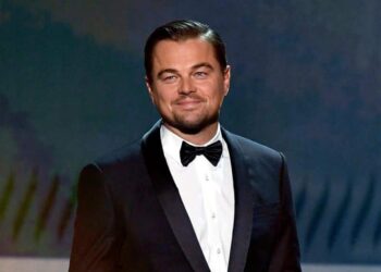 Leonardo DiCaprio stopped