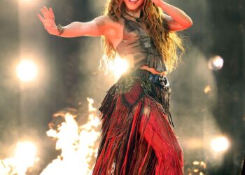 With 70,000 fans howling back, Shakira embraces her iconic She Wolf energy in Inglewood.