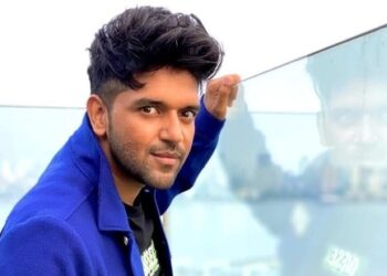 Guru Randhawa released his new song Azul recently.