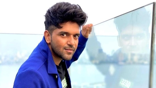 Guru Randhawa released his new song Azul recently.