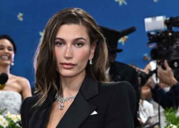 Hailey Bieber Reacts to Justin Bieber's Shirtless Pic: Jack's Dada'