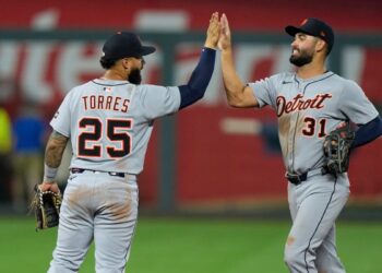 Highlights of Tigers' 5-3 win over Royals