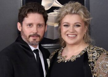 How Kelly Clarkson Coped Amid Brandon Blackstock's Cancer (Excl)