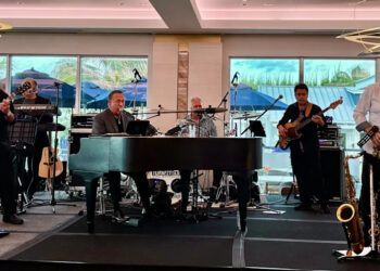 The Turnstiles band members (L to R): John Angelone, Ron Fattorusso, Tony Monaco, Rob Arenth, Greg Reitano and Jeff McDonald.