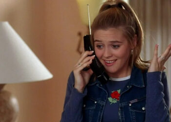 Alicia Silverstone on the phone in Clueless.