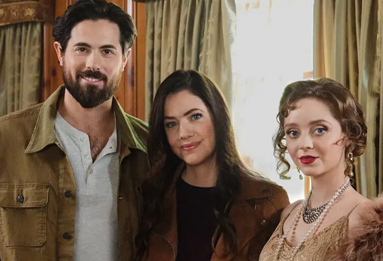 Julie Gonzalo, Chris McNally and Madeleine Arthur in 3 Bed, 2 Bath, 1 Ghost.