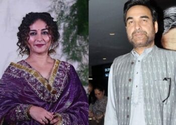 Bollywood celebrities share their favourite patriotic song.
