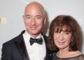 Jeff Bezos's Mom Jackie Dies at 78 After Dementia Battle