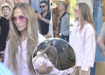 Jennifer Lopez refused entry into Chanel store: report