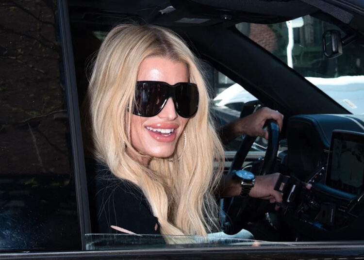Jessica Simpson is seen leaving her hotel