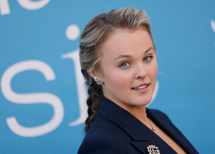 GettyImages-2207042441-Jojo-Siwa-Raspy
