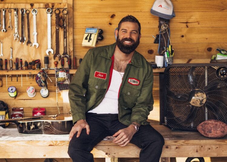 Jordan Davis on New Album 'Learn The Hard Way'