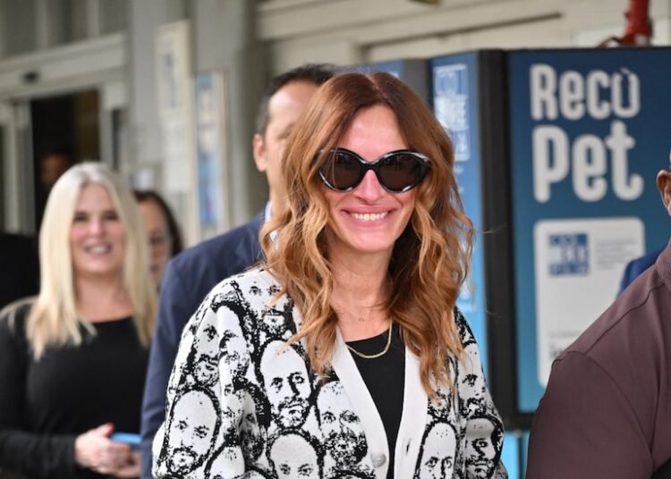 Julia Roberts, George Clooney & More Stars Arrive for Venice Film Festival